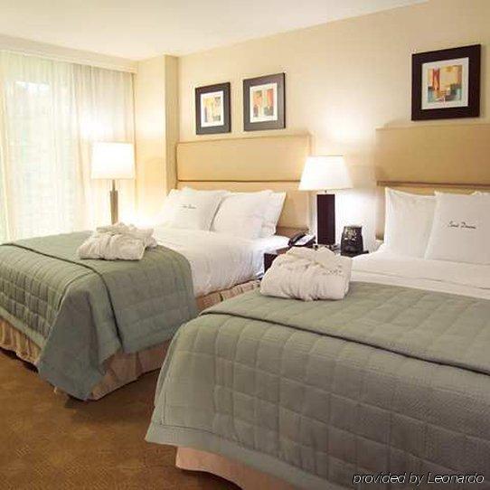 Gallery One - A Doubletree Suites By Hilton Hotel Fort Lauderdale Room photo