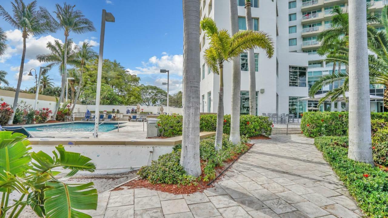 Gallery One - A Doubletree Suites By Hilton Hotel Fort Lauderdale Exterior photo