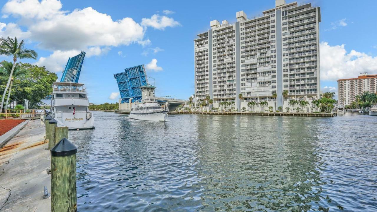 Gallery One - A Doubletree Suites By Hilton Hotel Fort Lauderdale Exterior photo