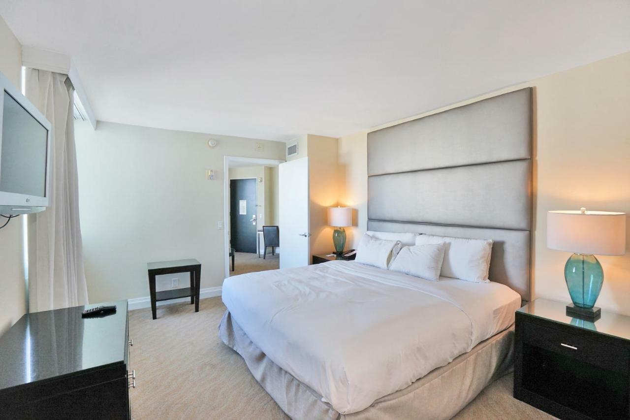 Gallery One - A Doubletree Suites By Hilton Hotel Fort Lauderdale Exterior photo