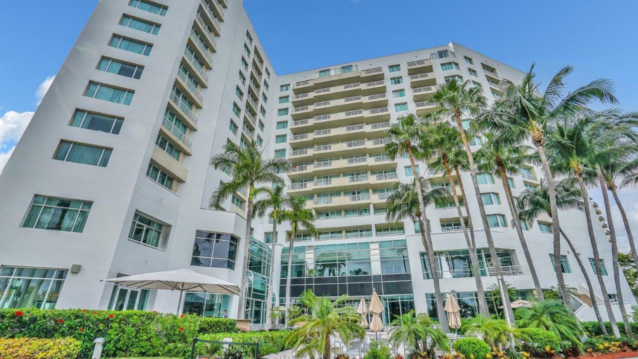 Gallery One - A Doubletree Suites By Hilton Hotel Fort Lauderdale Exterior photo