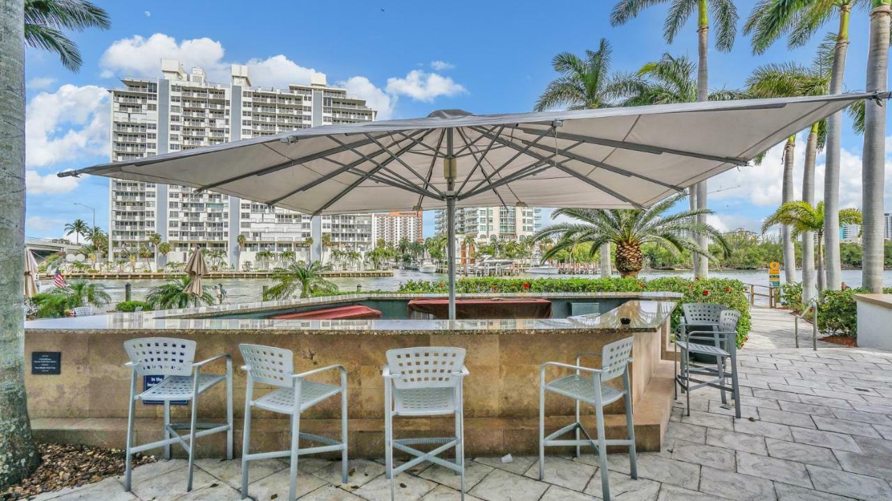 Gallery One - A Doubletree Suites By Hilton Hotel Fort Lauderdale Exterior photo